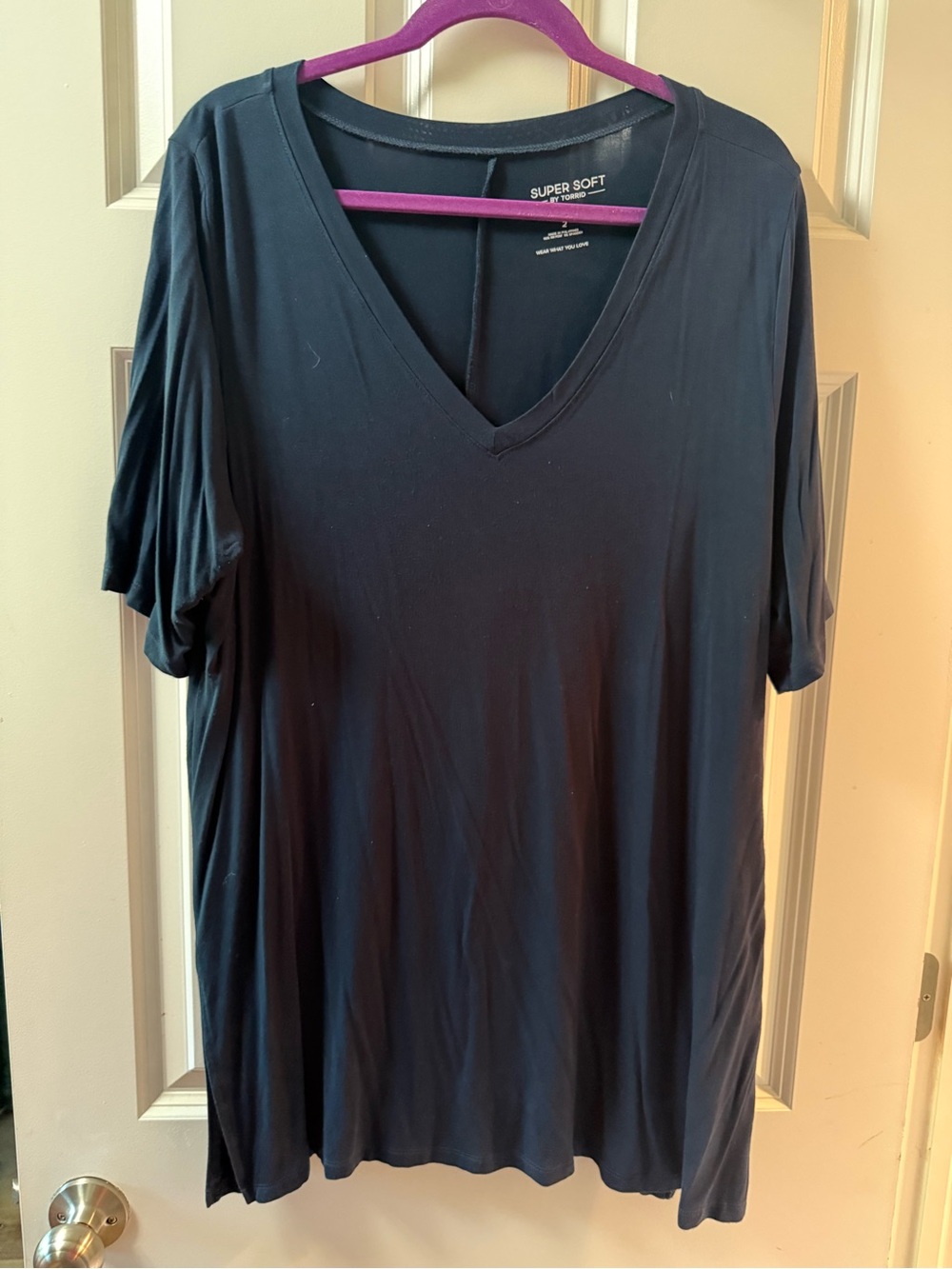 torrid Black V-Neck Short Sleeve Tee